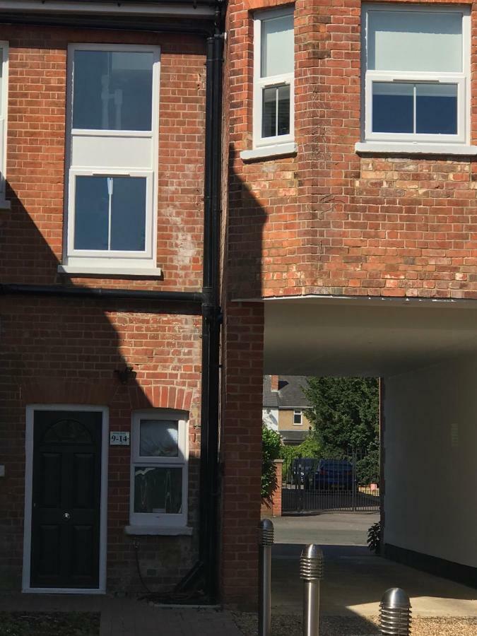 Berkshire Serviced Apartment Helena 12 Reading Exterior foto
